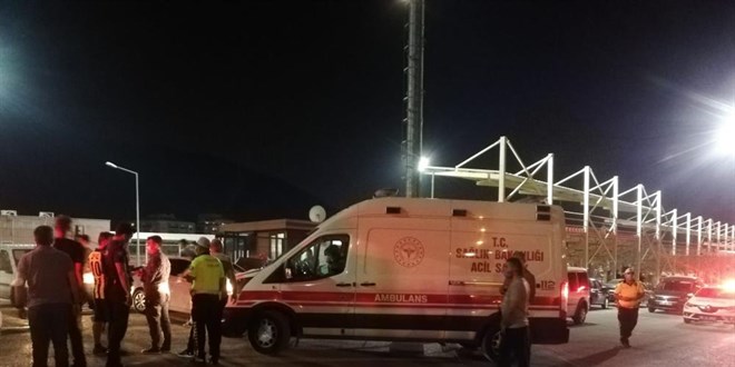 İzmir'de maç yapan polislere silahlı saldırı: 1 polis yaralı