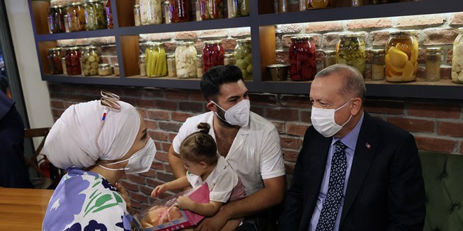Cumhurbaşkanı Erdoğan, İstanbul'da bir restorana uğradı