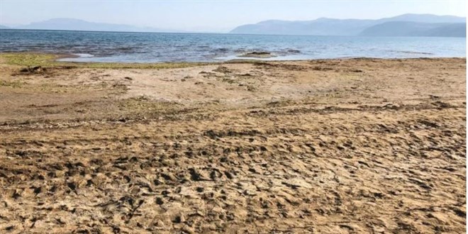 Çanlar Eğirdir Gölü için çalıyor: Çekilme 50 metreyi aştı