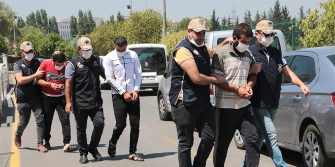 Cep telefonundan 'canlı bomba yeleği yapımı' videoları çıktı