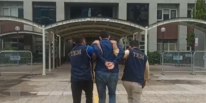 Denizli'de aranan 2 FETÖ üyesi yakalandı