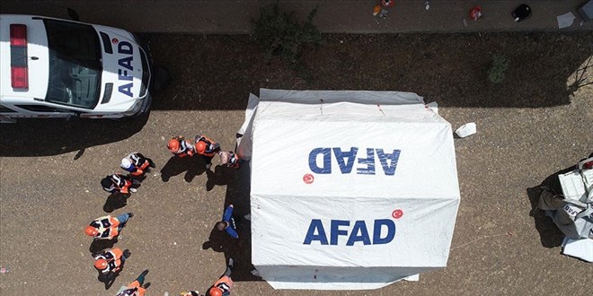 AFAD deprem bölgesi Bingöl'de gönüllüleriyle güçleniyor