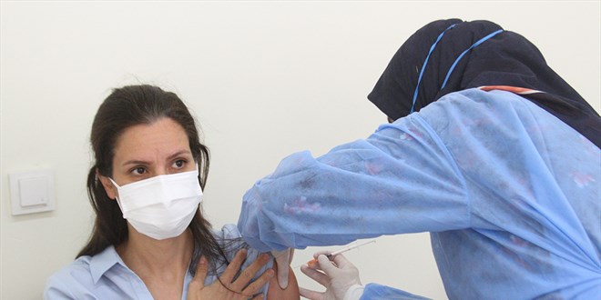 Aşı olmayanlar birçok yere PCR testsiz giremeyecek