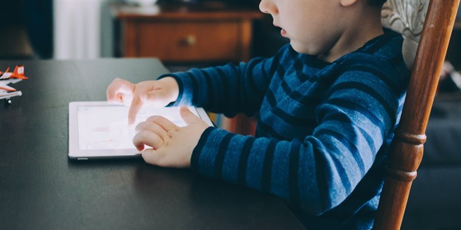 Afet bölgesindeki öğrenci ve öğretmene 10 bin adet tablet