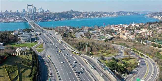 30 Austos'ta stanbul'da baz yollar trafie kapal