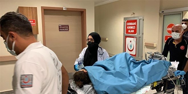 Pekmez kaynatılan kazana düşen çocuk ağır yaralandı