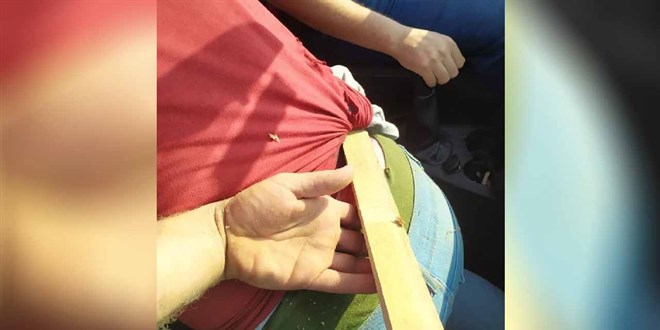 Bursa'da korkunç kaza! Beline saplanan keresteyle hastaneye getirildi
