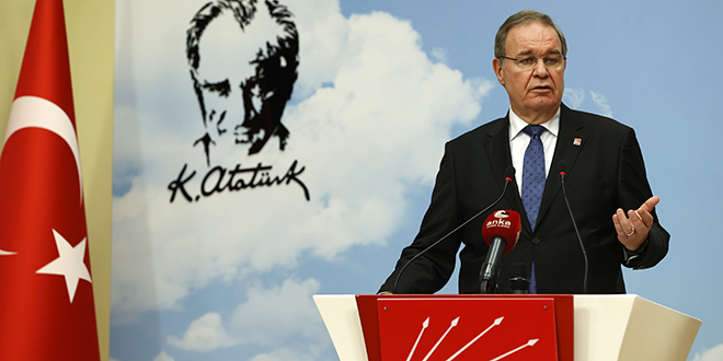 CHP'li Öztrak'tan ilçe başkanının sırtını dönmesine açıklama