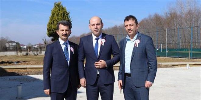 Öğretmenlerle toplantı yaparken kalp krizi geçiren okul müdürü yaşamını yitirdi