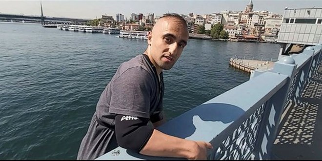 Galata Köprüsü'nden tekneye atlayan fenomen gözaltında