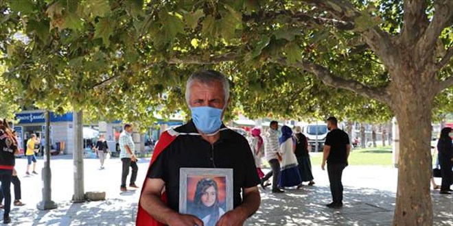 zmir'de evlat nbeti tutan baba Ankara'ya yrmek istiyor