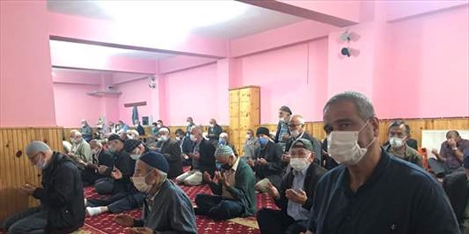Giresun'da fındıkları kurutabilmek için güneş duasına çıktılar