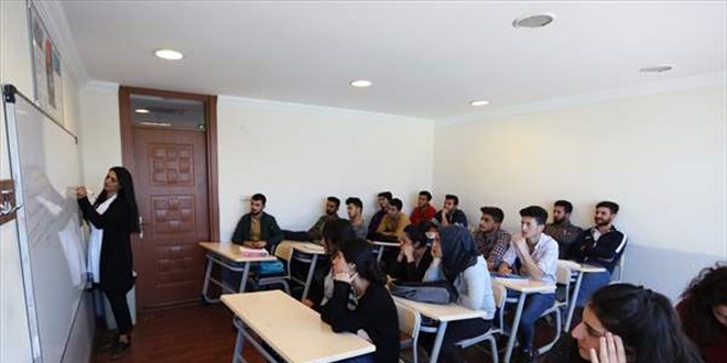 Belediye kurs verdi, 347 öğrenciden 303'ünün üniversiteye yerleşti