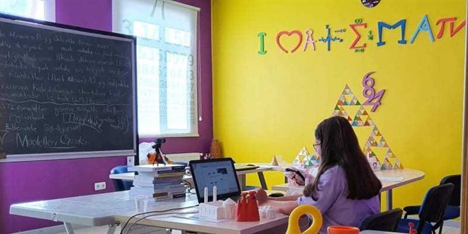 Erzurumlu öğrencilerin 4 projesi TÜBİTAK'tan ödül aldı