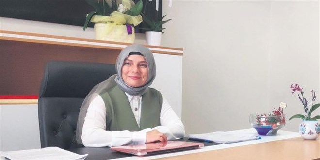 Başörtüsü yasağı mağduru, şube müdürü oldu