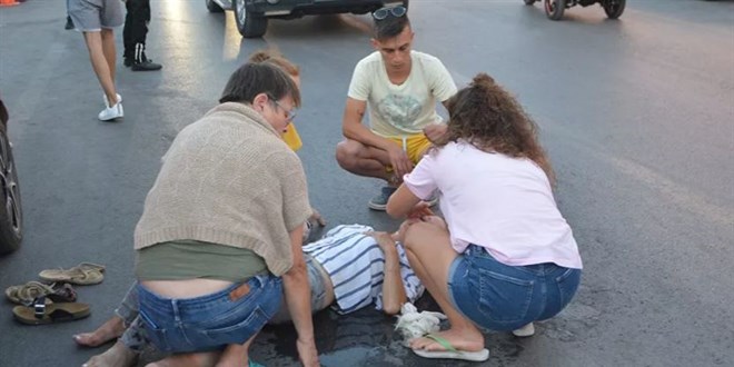Kazayı gördü, 112'den yardım istedi, yaralı kadın eşi çıktı