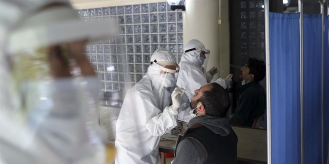 Hastanelerde PCR testi yoğunluğu