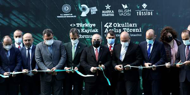 Bakan Varank, yeni nesil yazılım okullarını açtı