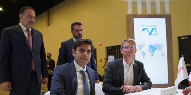 Türksat 5B uzaya çıkmadan ilk anlaşması imzalandı