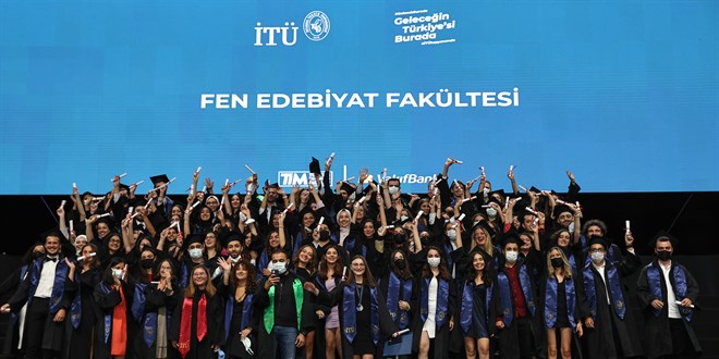 İTÜ öğrencileri mezuniyet sevinci yaşadı