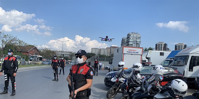 Bakırköy'de asayiş uygulaması: İlçede giriş çıkışlar kapatıldı