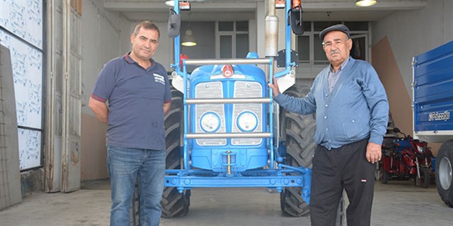 Babasının ihtiyaçtan sattığı traktörü 35 yıl sonra geri aldı