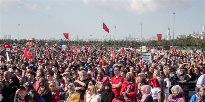 TTB'den o mitinge tepki: Sağlıkçıların özverisi hiçe sayılıyor