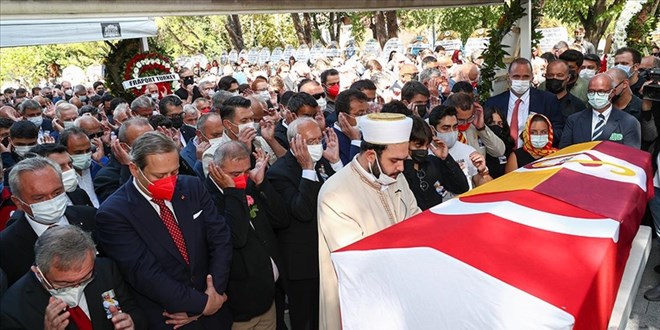 Duygun Yarsuvat, son yolculuğuna uğurlandı