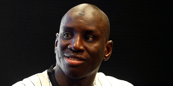 Senegalli futbolcu Demba Ba emekliye ayrıldı