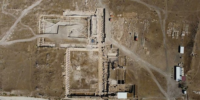 Tripolis Antik Kenti'nde 2 bin yıllık kanalizasyon bulundu