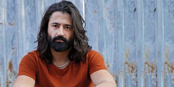 Şarkıcı Koray Avcı'nın babası hayatını kaybetti