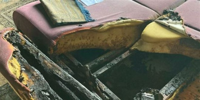 Şarja takılı bırakılan powerbank patladı, daire kullanılamaz hale geldi