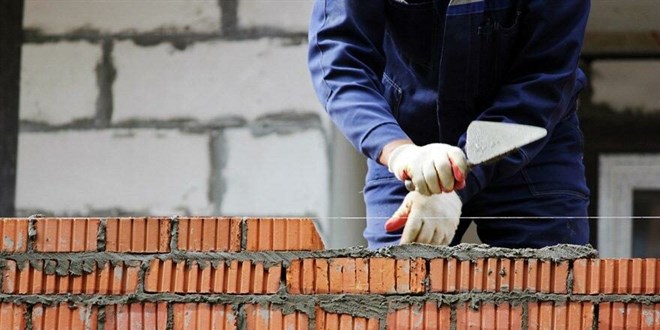 Çimento fiyatları arttı: İşçiler ile müteahhitler karşı karşıya geldi