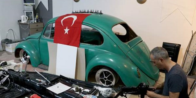 Edirne'de ilaç mümessilinin 'klasik otomobil restore hobisi' tutkuya dönüştü