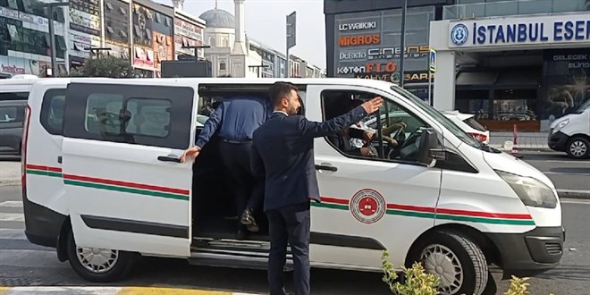 Başkan sel bölgesine ziyarete gittiği sırada Belediye'ye haciz geldi