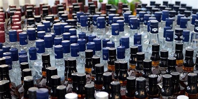 Antalya'da bir otelde 332 litre sahte içki ele geçirildi