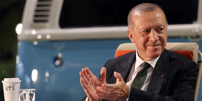 Erdoğan, Mersin'de gençlerle buluştuğu programa ait fotoğrafları paylaştı