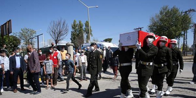 Irak'ın kuzeyinde şehit olan Uzman Çavuş Solak, son yolculuğuna uğurlandı
