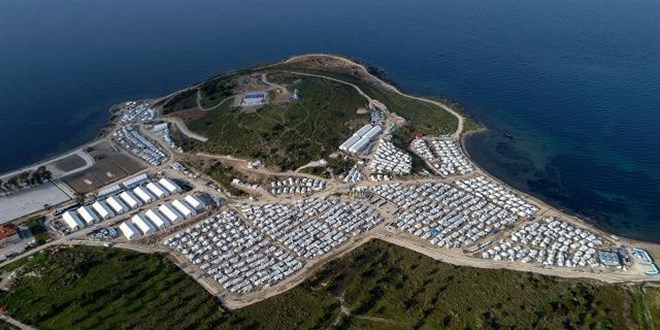 Tepki gösterilen sığınmacı kampı Sisam Adası'nda açıldı