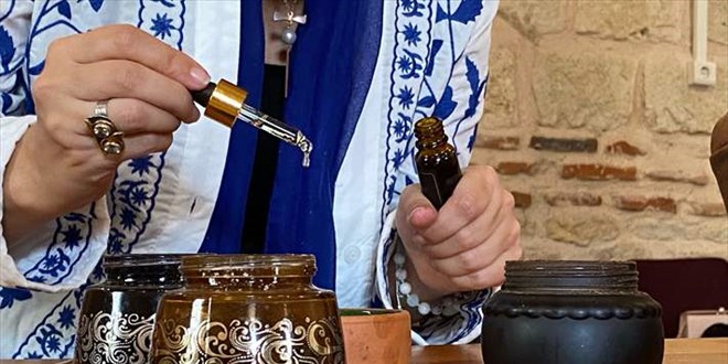 Koku uzmanı adayları son derslerini Osmanlı Şifahanesi'nde yaptı
