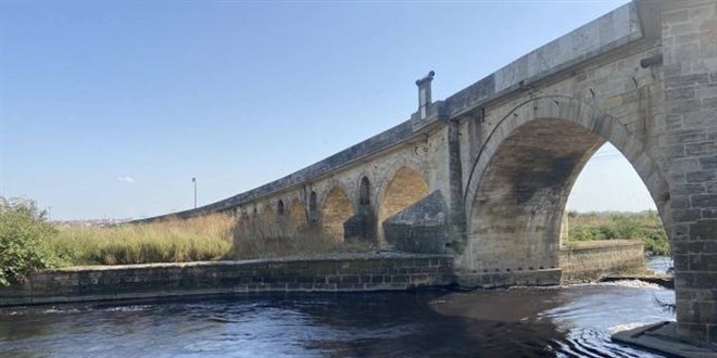 Tarihi Uzunköprü restorasyon nedeniyle trafiğe kapatıldı