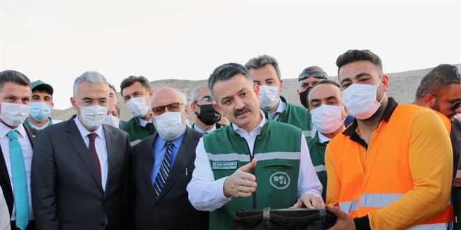 Bakan Pakdemirli, Gökpınar Barajı'nda incelemede bulundu