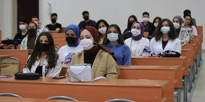 Kırklareli Üniversitesi'nde yeni akademik yılı dersleri başladı