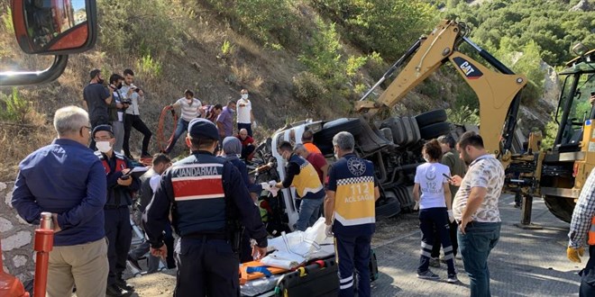 Isparta-Antalya yolunda can pazarı: 2 ölü, 1 ağır yaralı