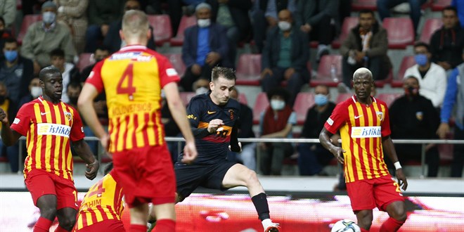 Galatasaray ligde 4 maçtır kazanamıyor