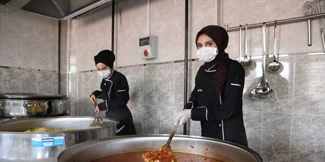 Taşımalı eğitim gören öğrencilerin yemeği meslek liselerinden