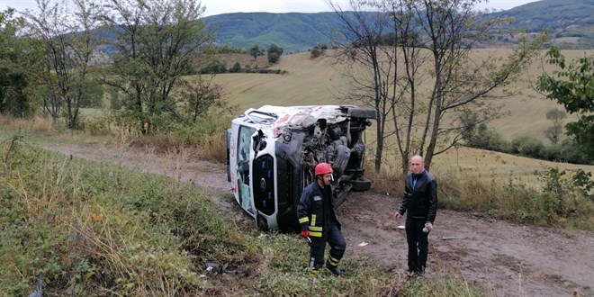 Ambulans ile otomobilin çarpıştığı kazada 5 kişi yaralandı