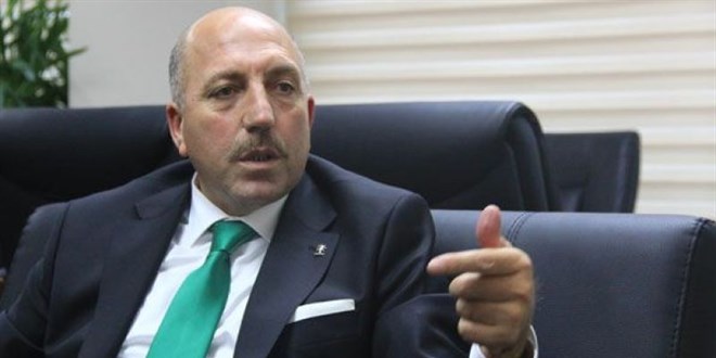 Kulüp Başkanı, yeni mezun kızını danışman yaptı