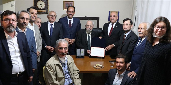 İstanbul Üniversitesi'nden Sezai Karakoç'a fahri doktora