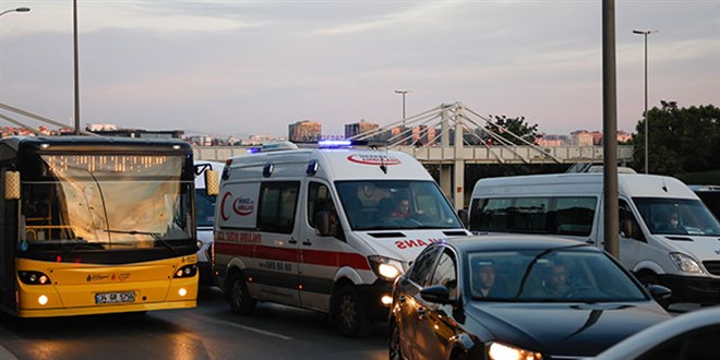 stanbul'da ambulanslarn trafik ilesi bitmiyor